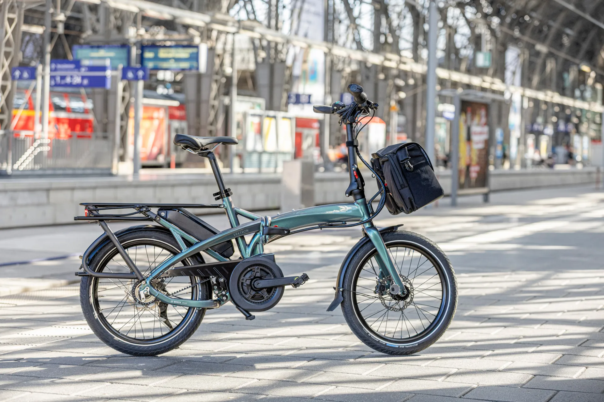 Vektron P10 (Gen 4) Folding E-Bike - Image 3